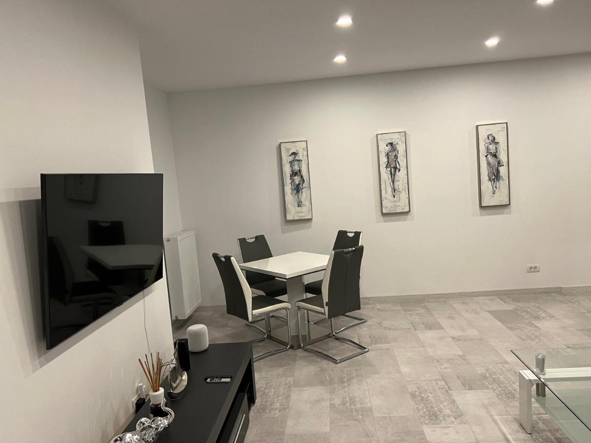 Stunning 2-Room Penthouse With Lakeview W11 Bucharest Exterior photo