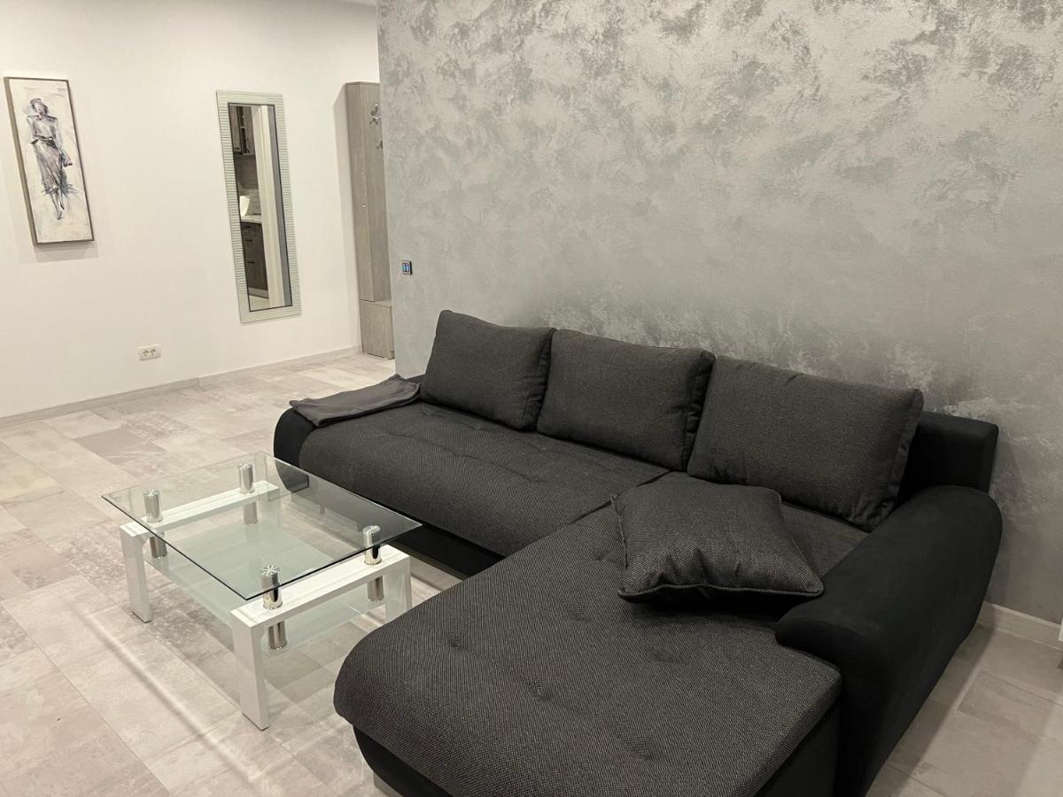 Stunning 2-Room Penthouse With Lakeview W11 Bucharest Exterior photo