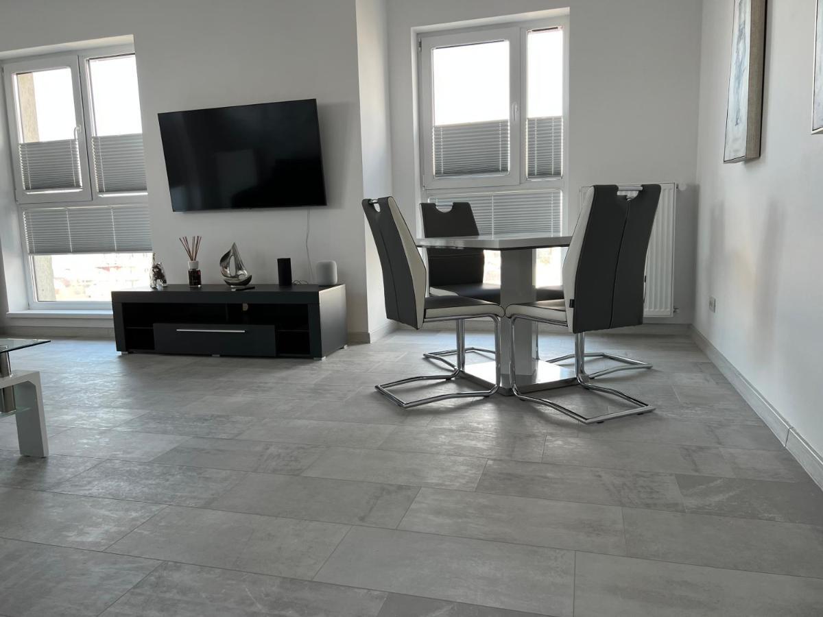 Stunning 2-Room Penthouse With Lakeview W11 Bucharest Exterior photo