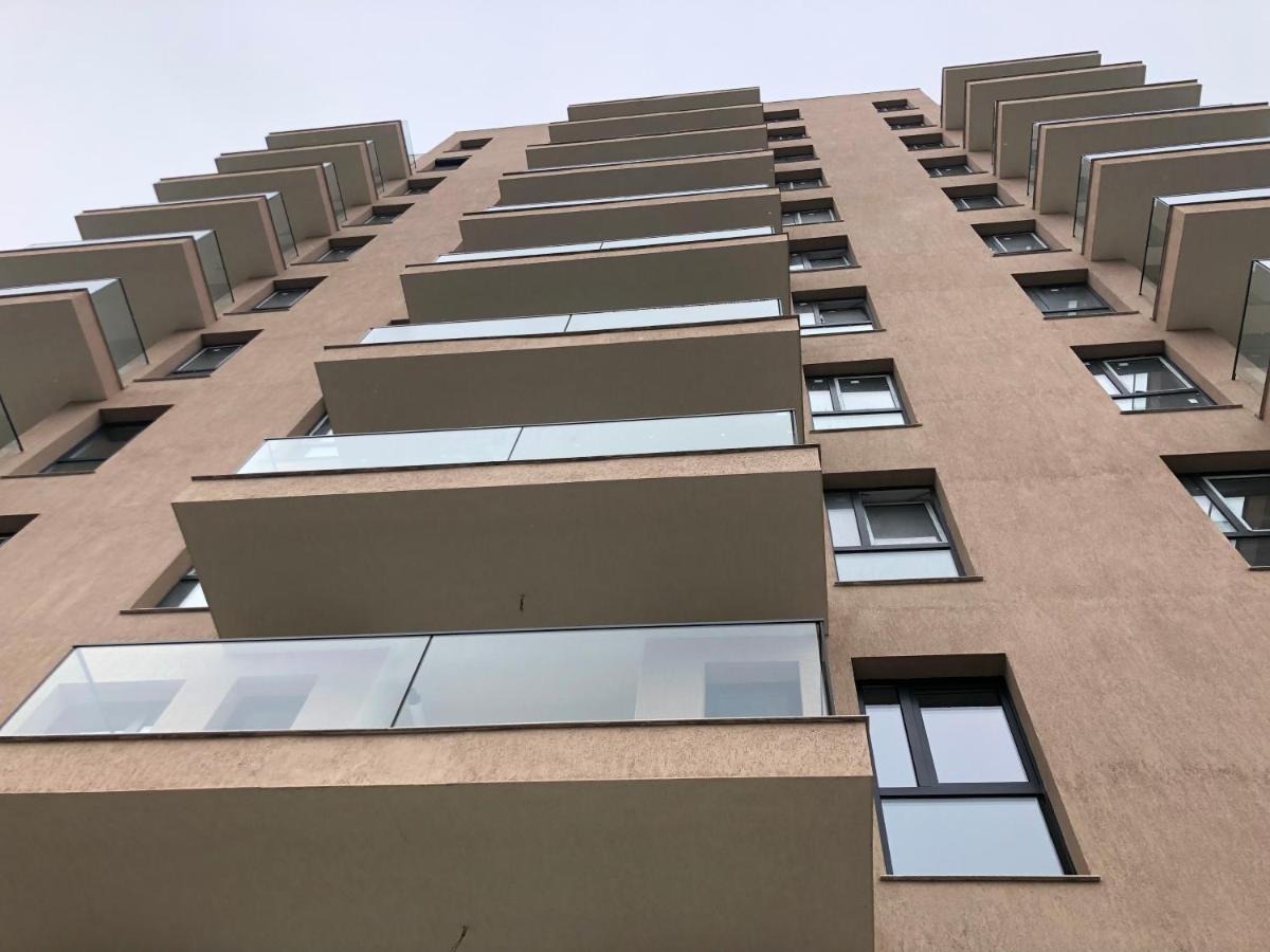 Stunning 2-Room Penthouse With Lakeview W11 Bucharest Exterior photo