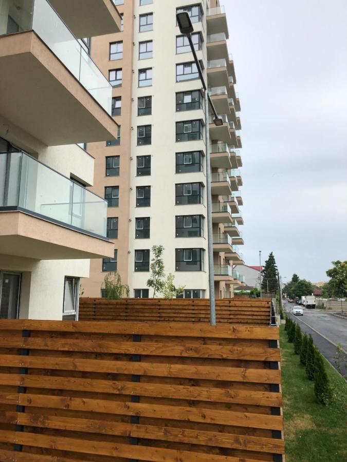 Stunning 2-Room Penthouse With Lakeview W11 Bucharest Exterior photo